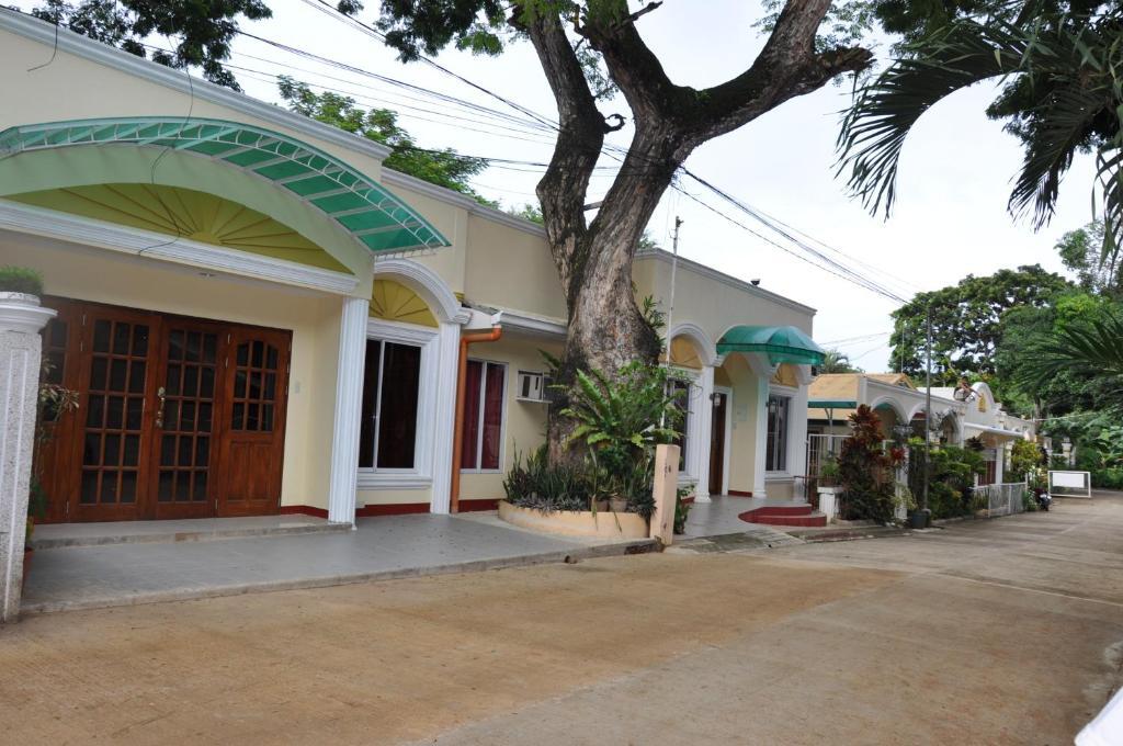 D'Lucky Garden Inn & Suites Tiniguiban Exteriér fotografie